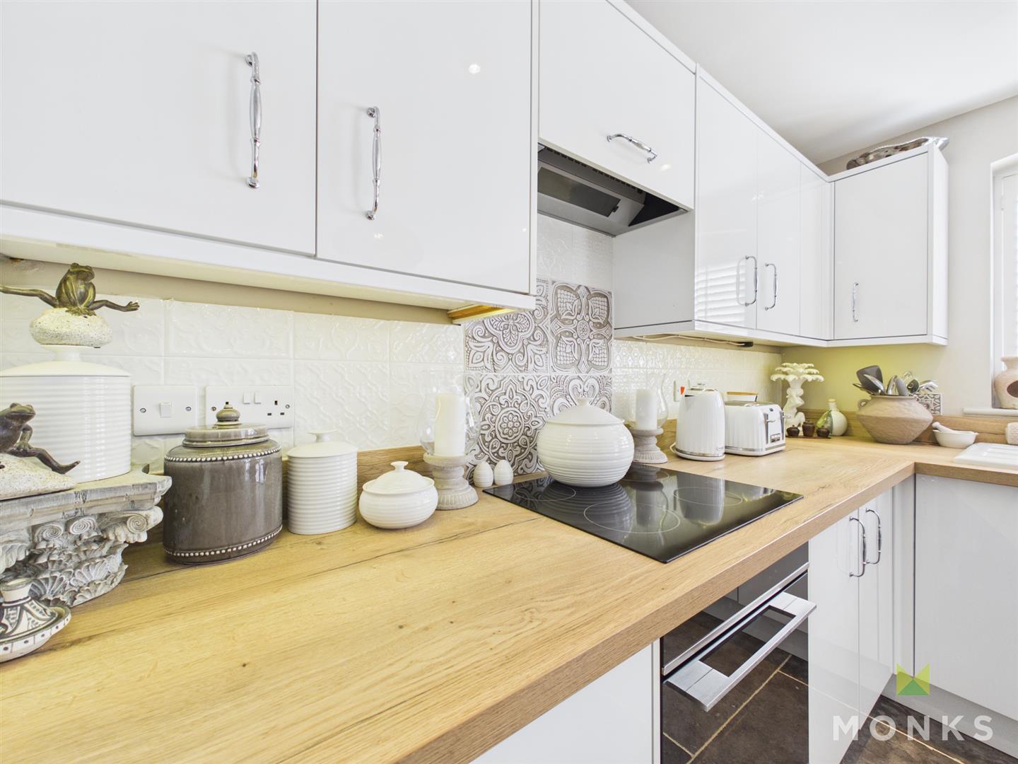 17 Penrhos Court, Whittington, Oswestry, SY11 4FA For Sale